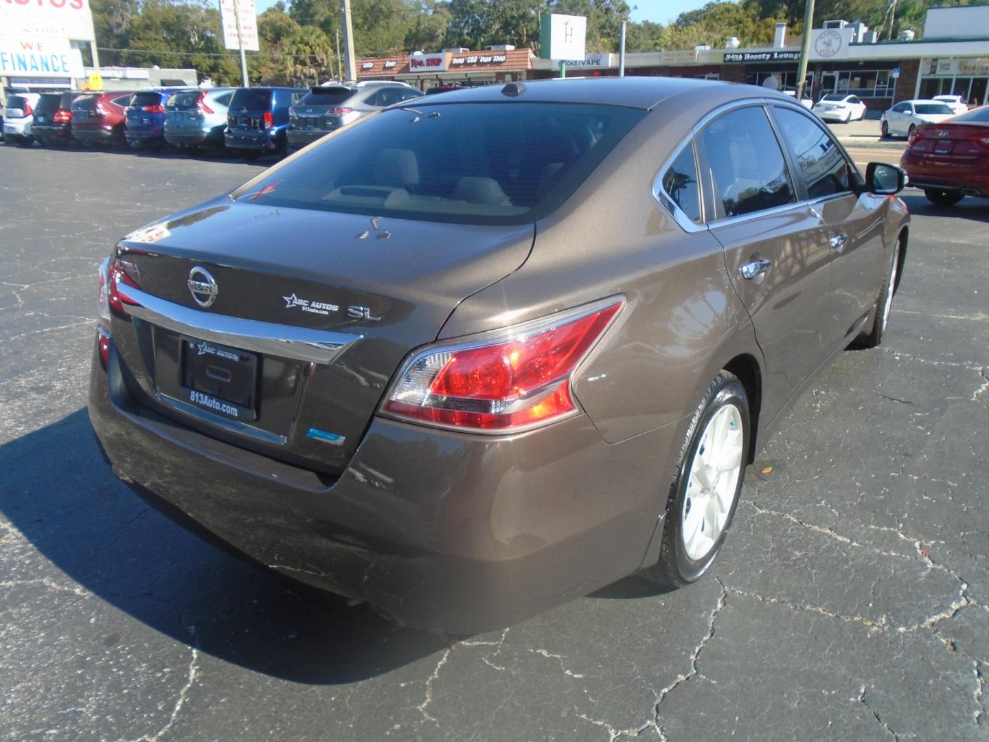 2014 Nissan Altima 2.5 SL (1N4AL3AP5EC) with an 2.5L L4 DOHC 16V engine, Continuously Variable Transmission transmission, located at 6112 N Florida Avenue, Tampa, FL, 33604, (888) 521-5131, 27.954929, -82.459534 - Photo#3